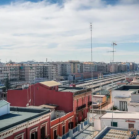 Donna Betsy By Apulia Daire