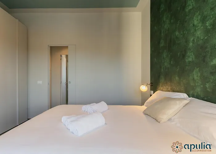 Donna Betsy By Apulia * Bari